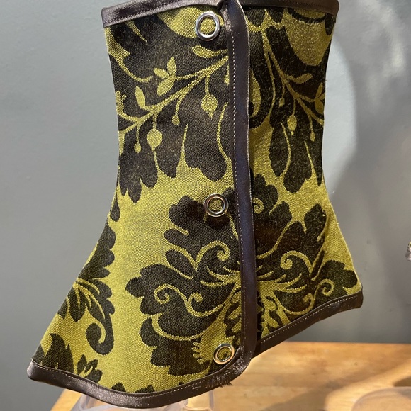 Green brocade Victorian snap on gaiters waterproof steampunk spats - Picture 2 of 10